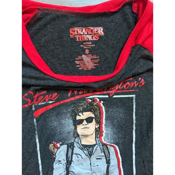 STRANGER THINGS women's STEVE babysitter tee shirt small - Picture 5 of 9